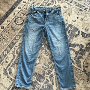 💙AMERICAN EAGLE MOM JEANS
